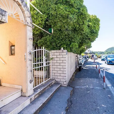 ゲストハウス Nina 3*